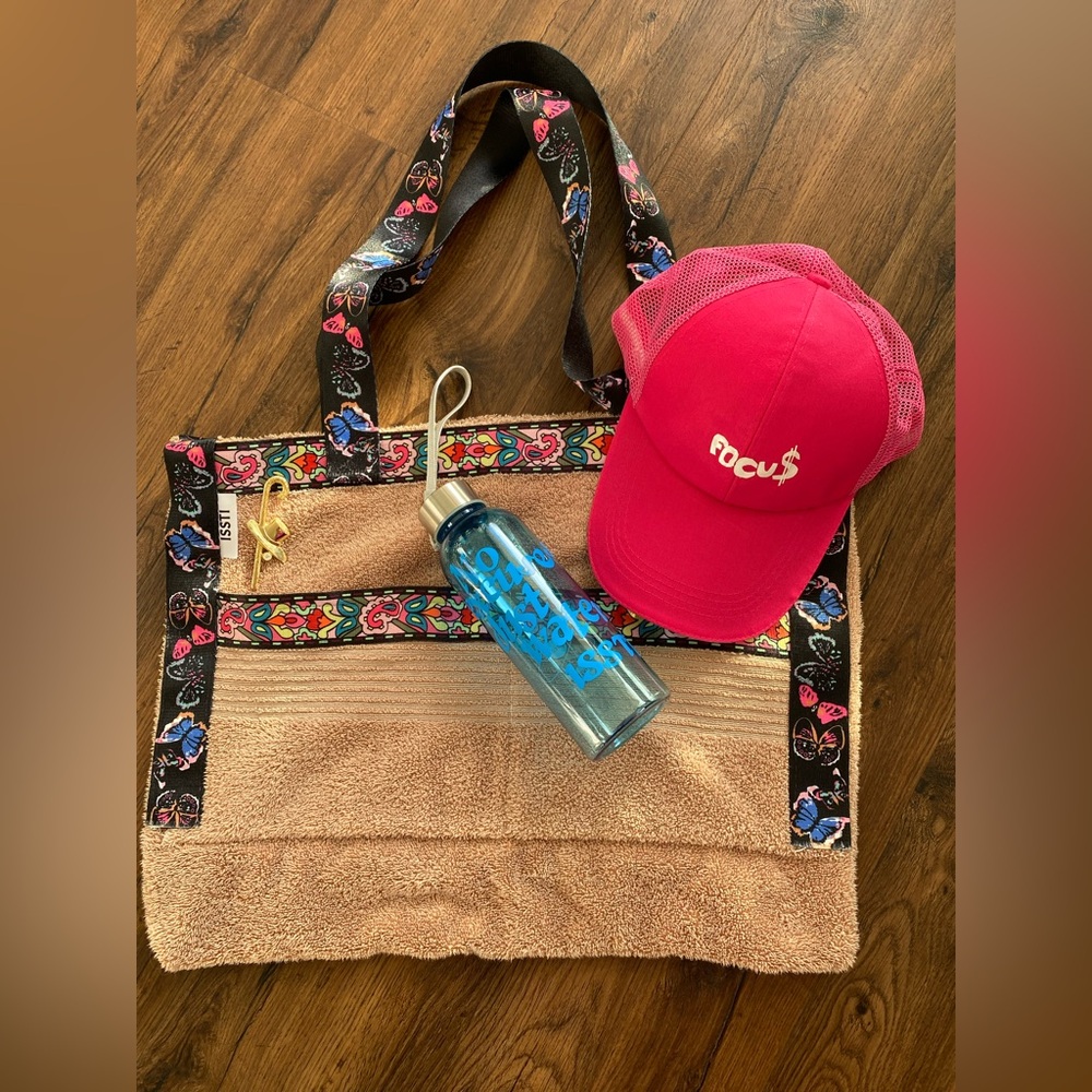 A summer set 3 in 1🔥Enjoy with ISSTI products 👌